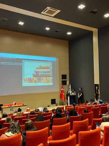 Genel kültür yarışmamız sırasında çekilen fotoğraf 