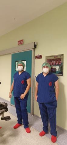 Bu fotoğraf ameliyat çıkışı katılımcılardan izin alınarak çekilmiştir