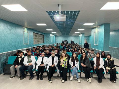 Sunumda sonra katılımcılarla çekildiğimiz final fotoğrafı 