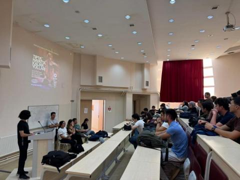 Öğrencilerin sorularını cevaplıyoruz