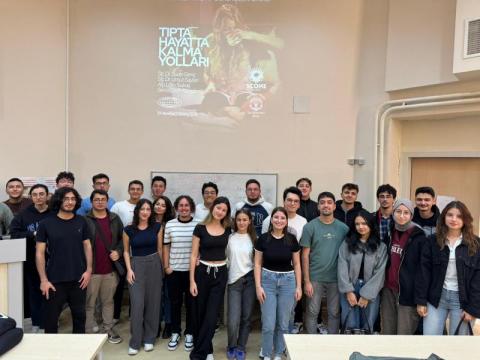 Etkinliğin sonunda toplu fotoğraf çekiliyoruz