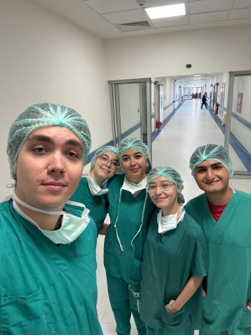 Grup-1 Ameliyat çıkışı ameliyathane koridorunda çekilen selfie
