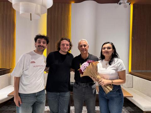 Etkinlik koordinatörlerimizle birlikte hocamıza teşekkürlerimizi ilettik 