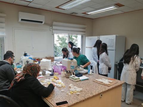 Çalışma alanlarını geziyoruz. 