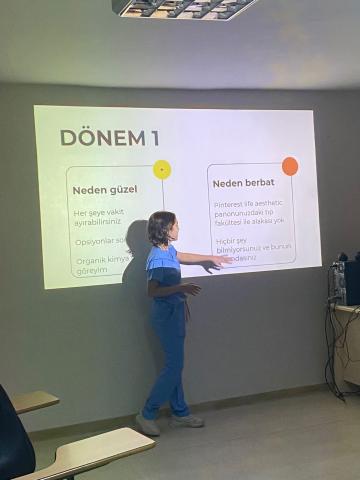 Etkinliğimizde anlatıcılarımızdan biri olan Duru Günel'den bir sahne :) 