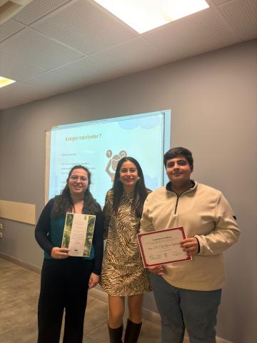 Hocamıza teşekkür belgesi hazırladık ve adına temaya 2 tane fidan bağışı yaptık